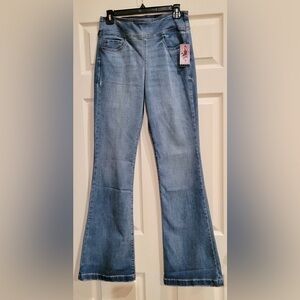 NWT Sofia Vergara Women’s Melissa Flare High Rise Pull On Jeans size 8 Long